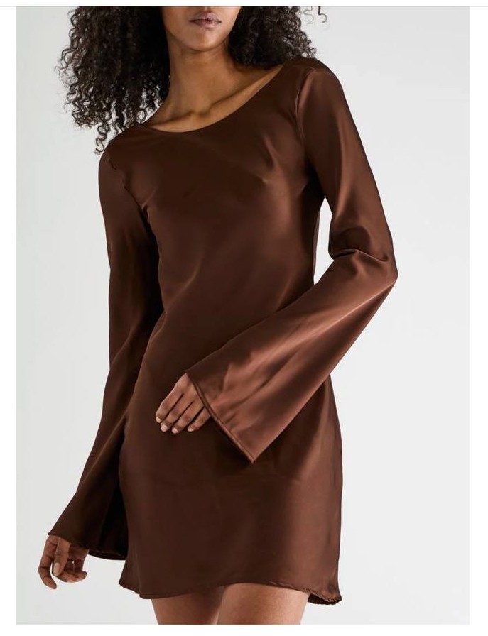 Robe marronne Pretty little thing