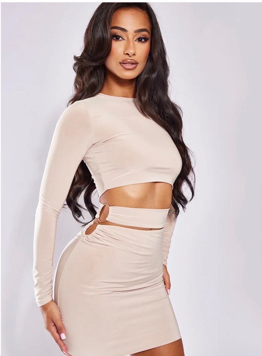 ROBE BEIGE PRETTY LITTLE THING